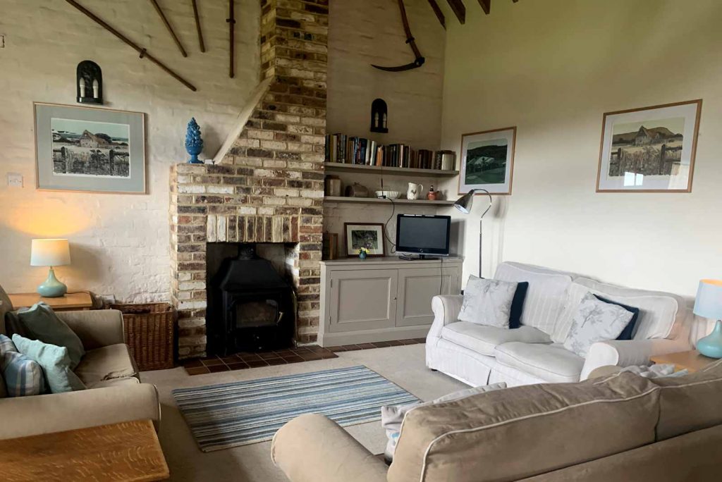 Sitting Room self-catering holiday accommodation country cottage, for rent, Crowborough, Lewes, Uckfield,  Sussex, UK: Home Farm